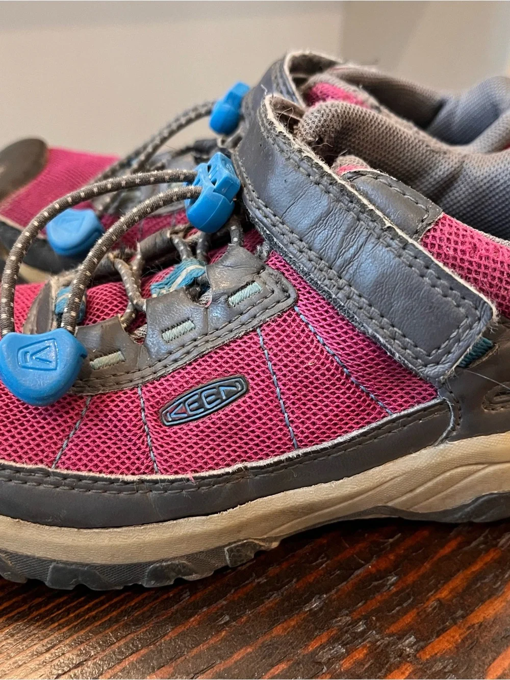 Keen Targhee Sport Kids Fuschia and Gray Hook-and-Loop Active Shoes